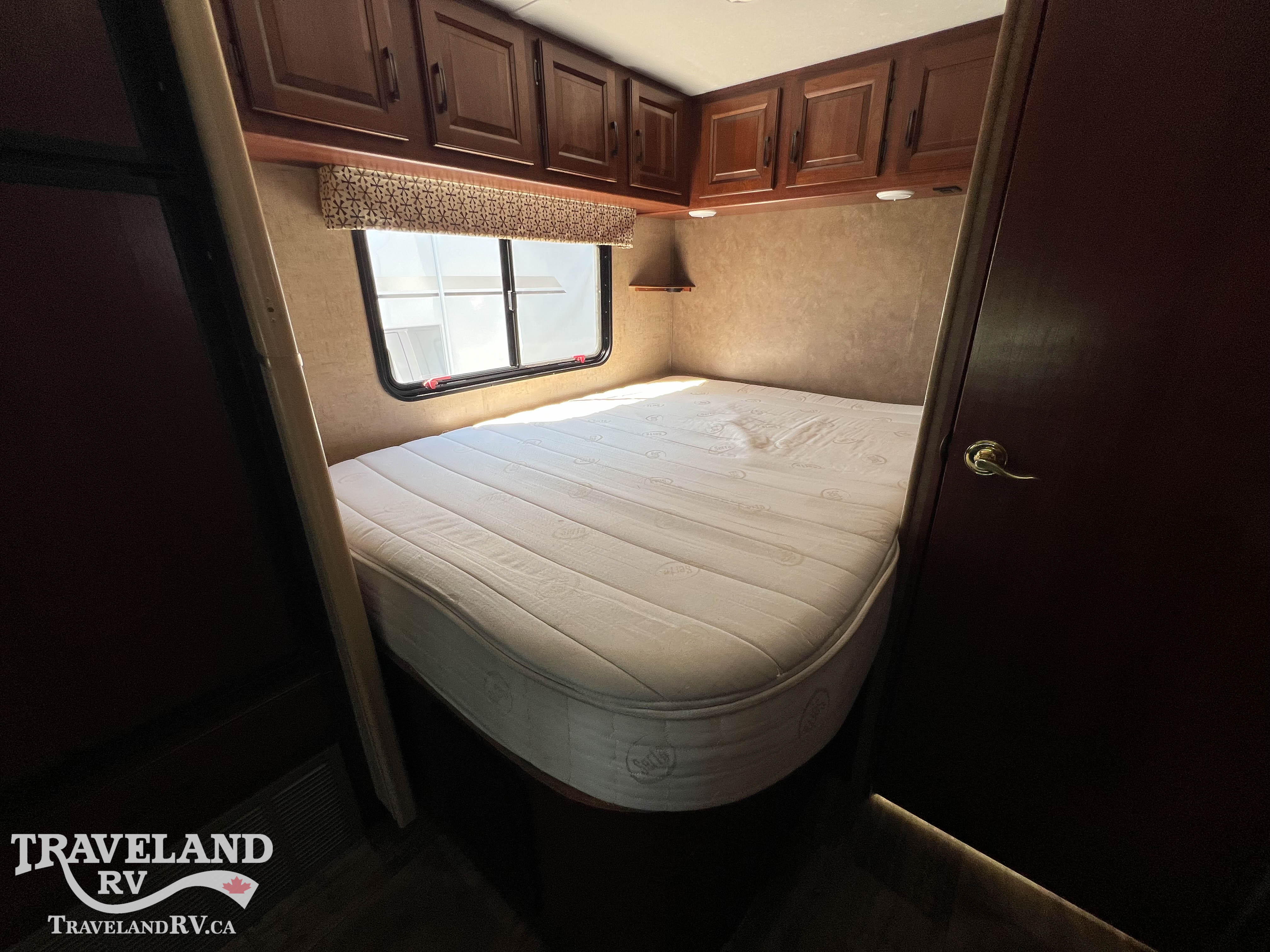 2016 Forest River SUNSEEKER 229OCD - Image 12