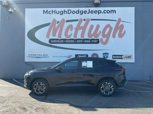 2025 Chevrolet Trax FWD 4dr LT - Image 8