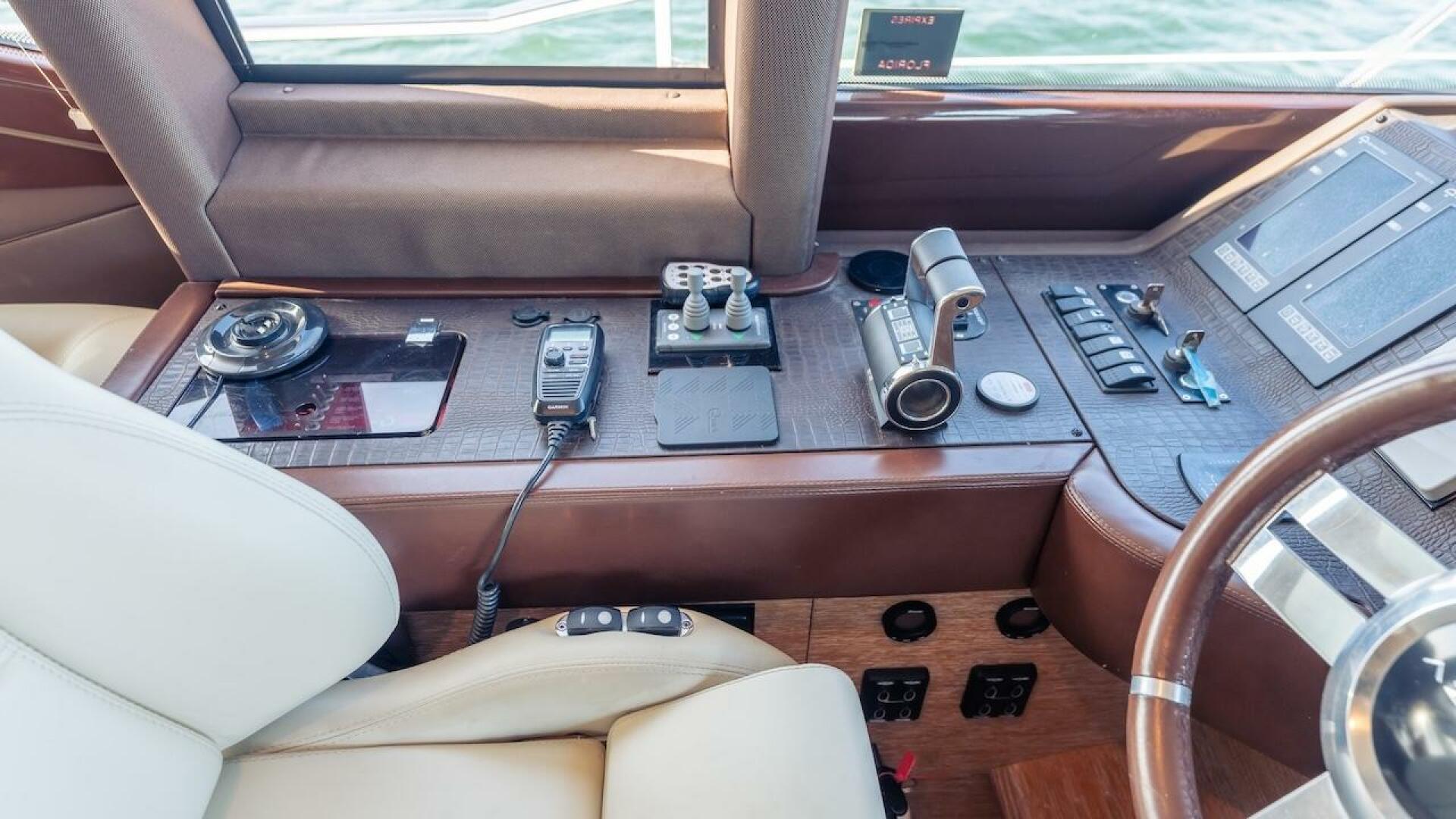 2012 Azimut Evolution - Image 69