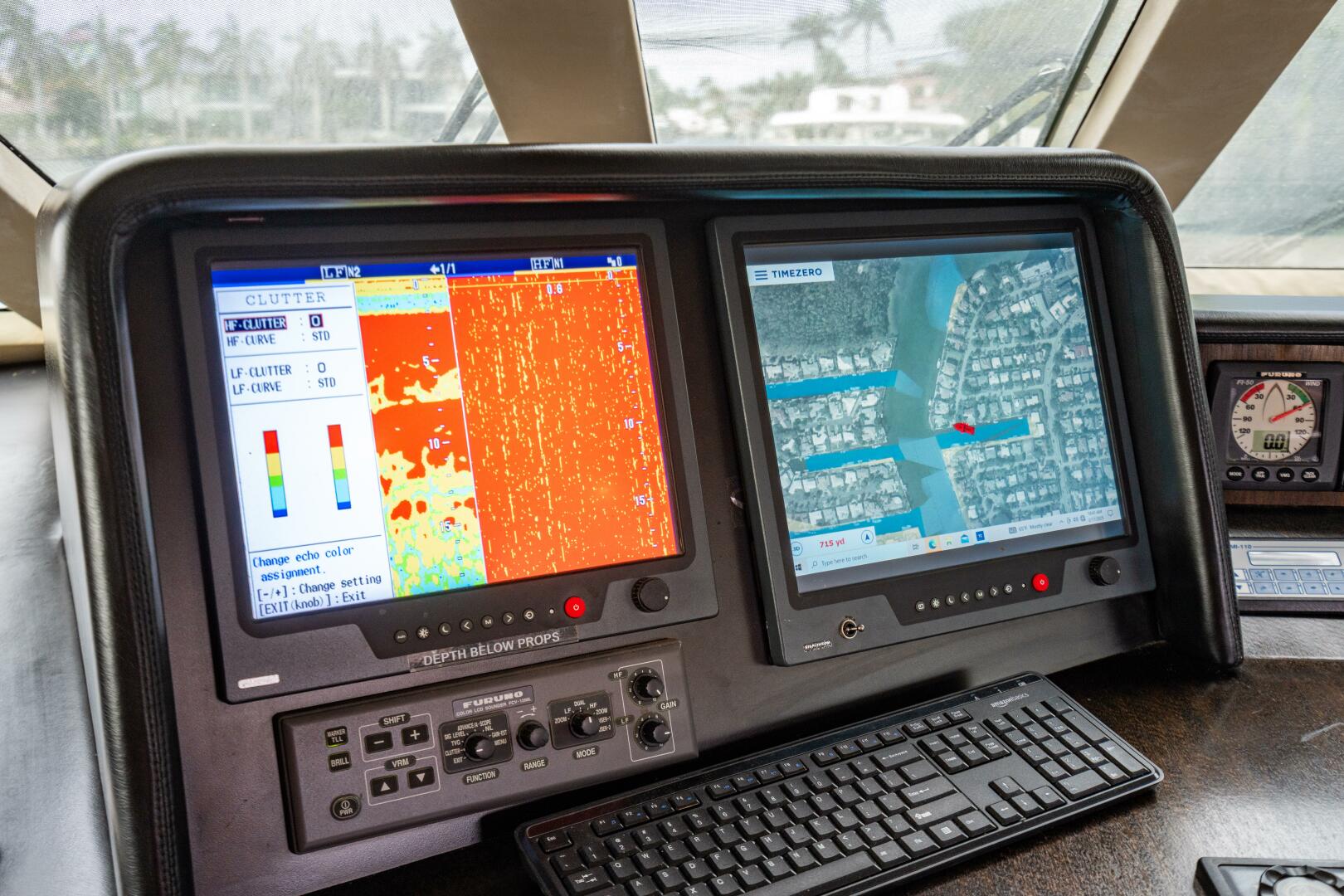 2001 Hatteras 100 Motor Yacht - Image 97