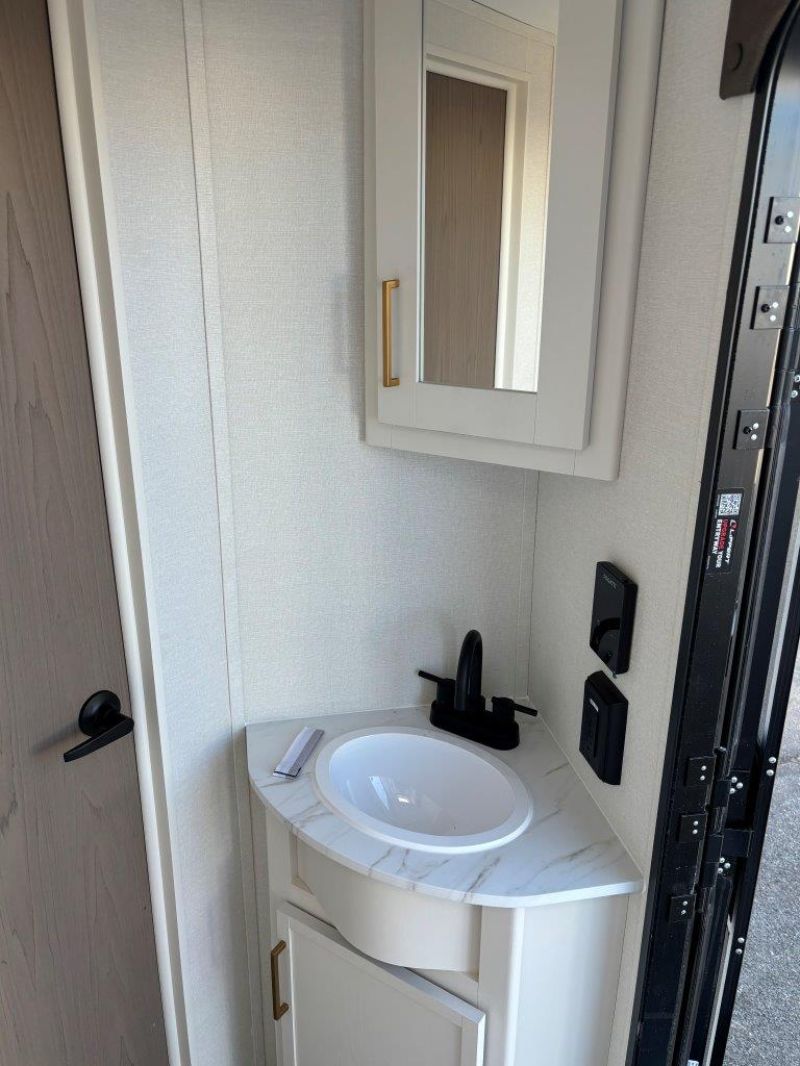 2026 Grand Design Transcend XPLOR 23BHX - Image 16