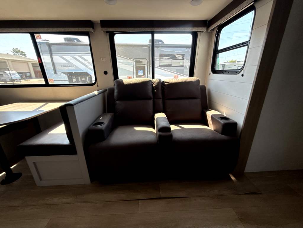 2027 JAYCO JAY FLIGHT 333BTS - Image 15