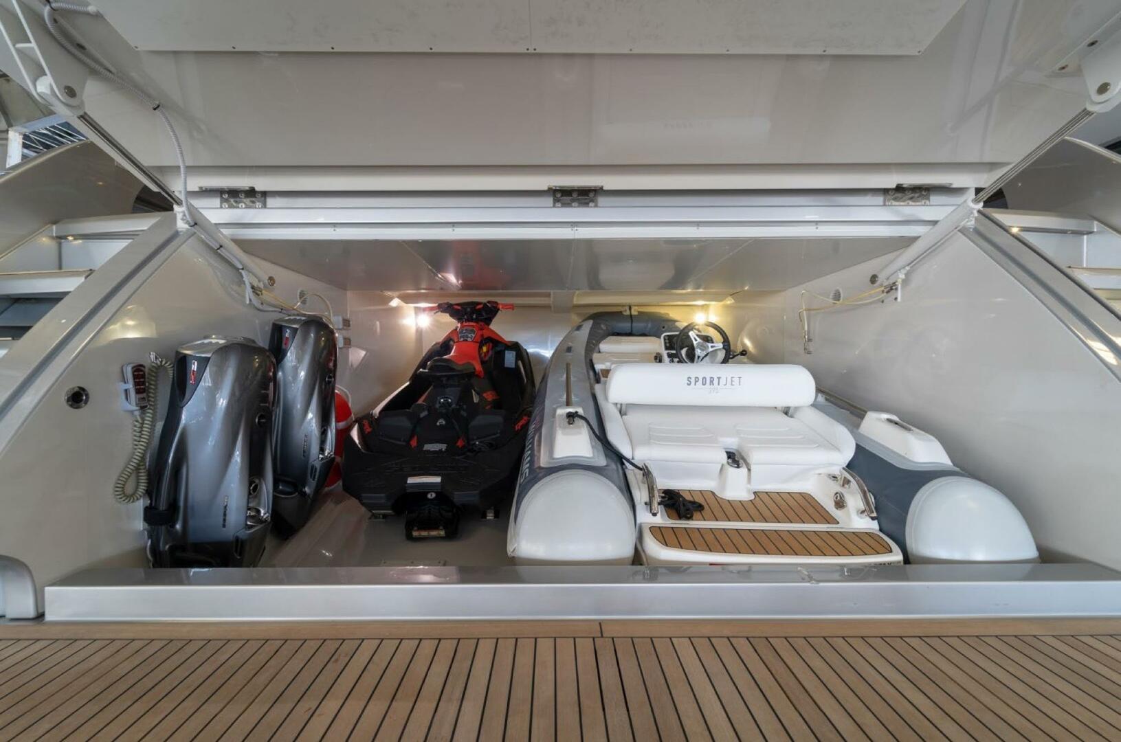 2019 Riva - Image 26