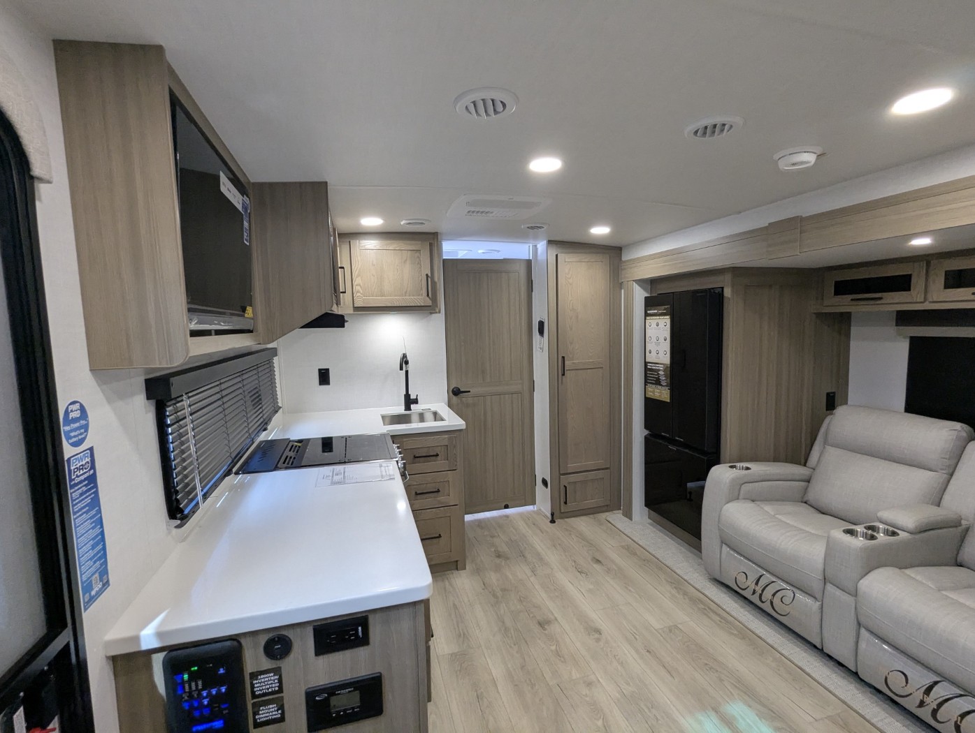 2027 Forest River Rockwood Mini Lite 2213S - Image 13