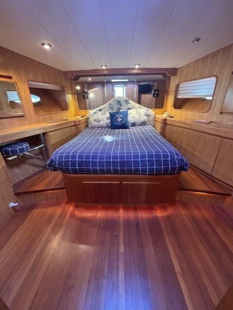 1994 Johnson High Tech 56' Euro - Image 21