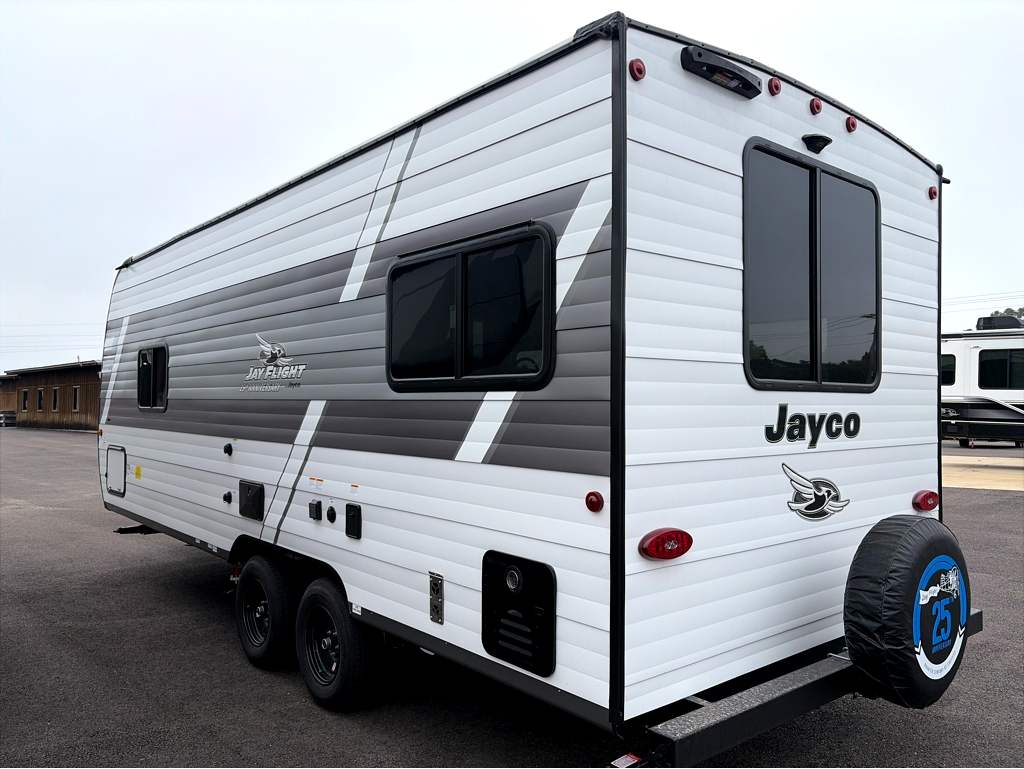 2027 Jayco Jay Flight SLX 210QB - Image 3