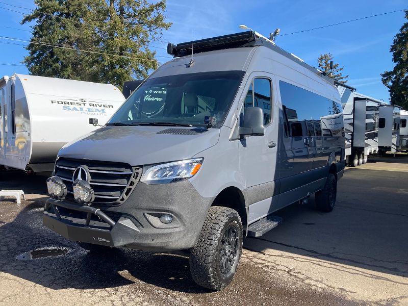 2025 27North Venture Van 170 - Image 3