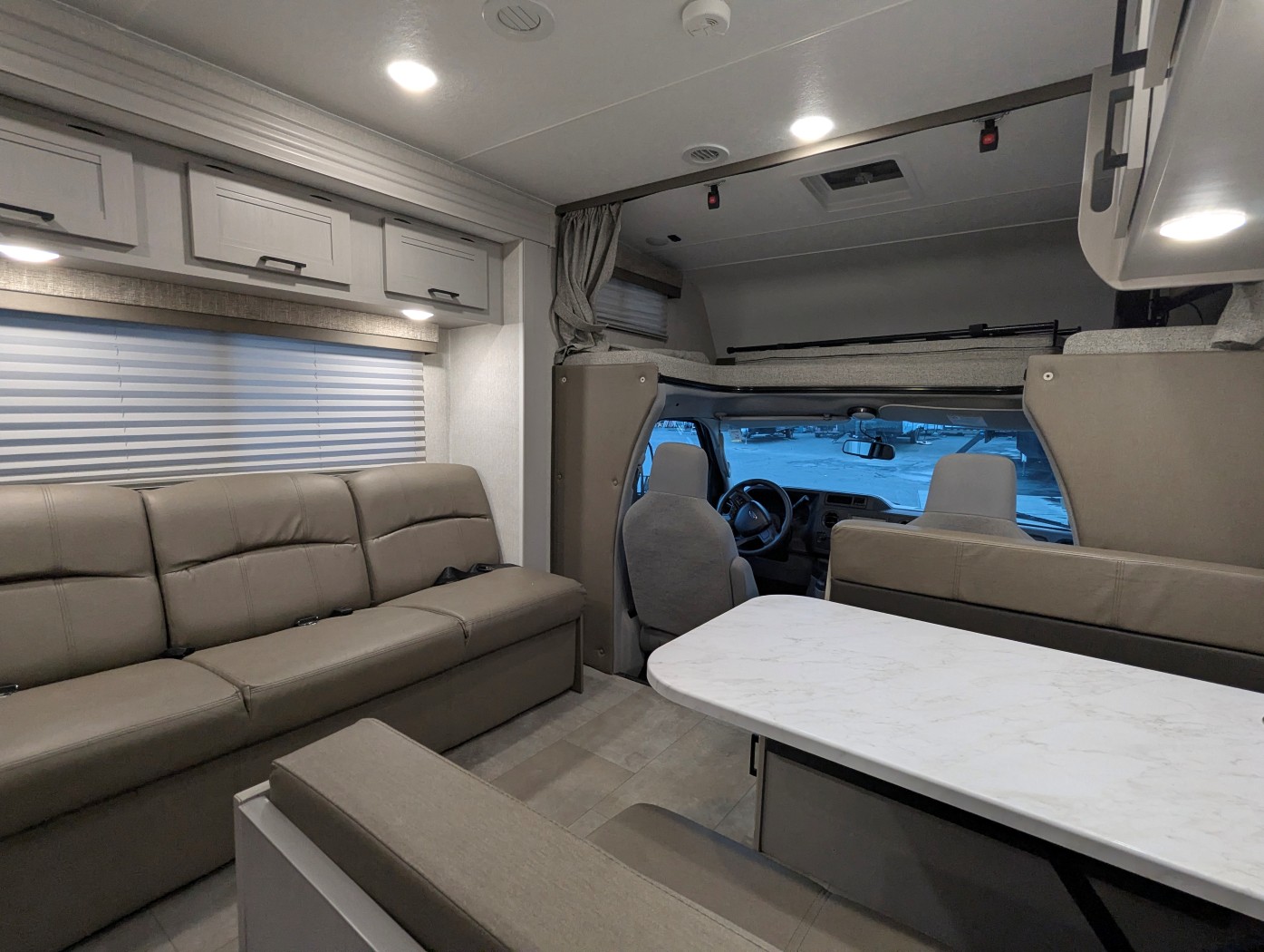 2025 Coachmen Leprechaun 260QB - Ford E-450 - Image 7