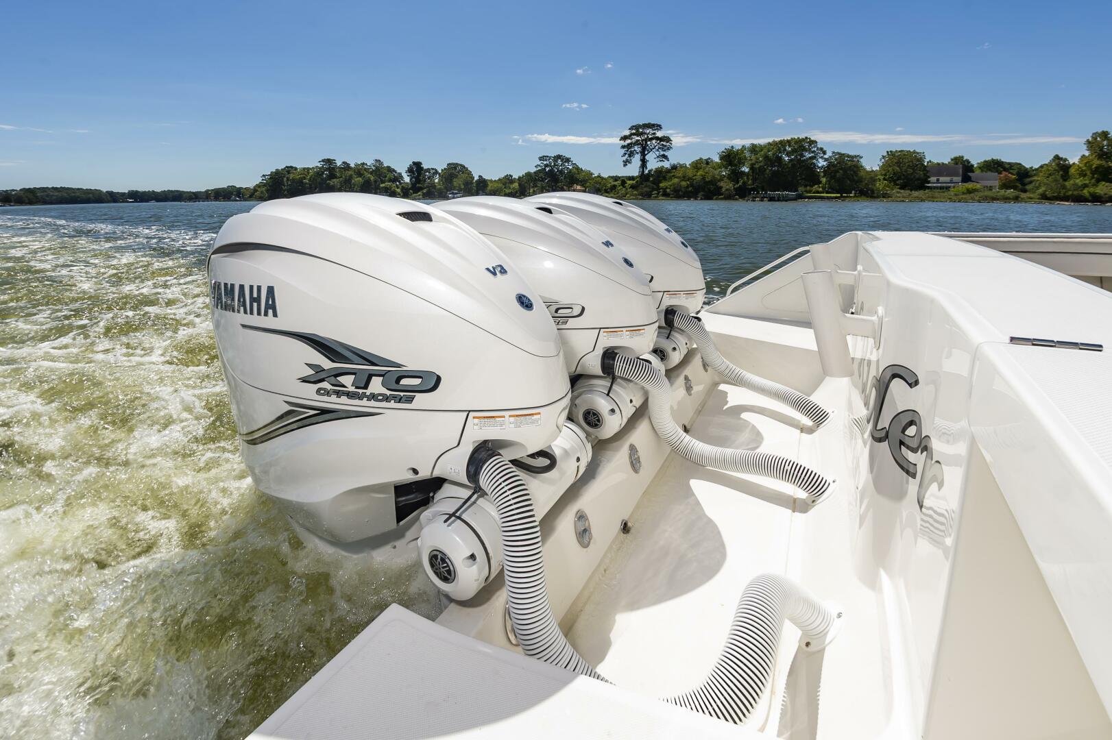 2014 Jupiter 41 Sport Bridge - Image 18