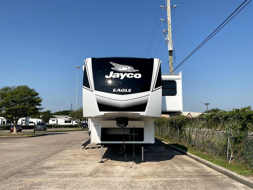 2026 JAYCO Eagle 335 LSTS - Image 4