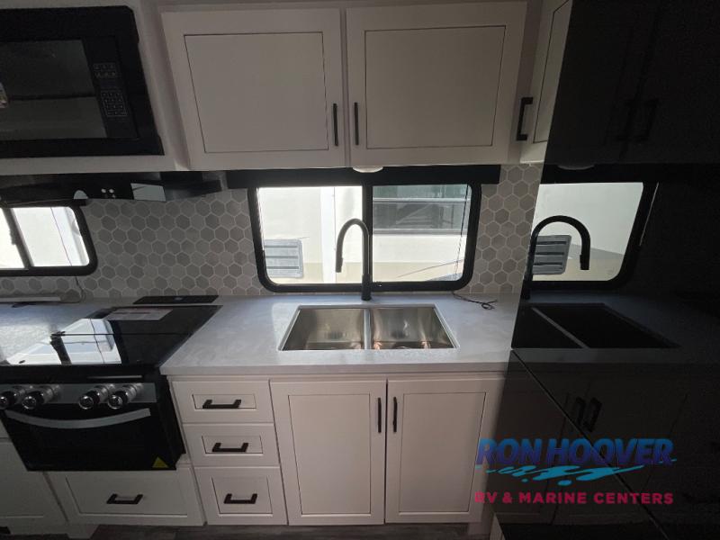 2023 JAYCO JAYFLIGHT 240RBSW - Image 7