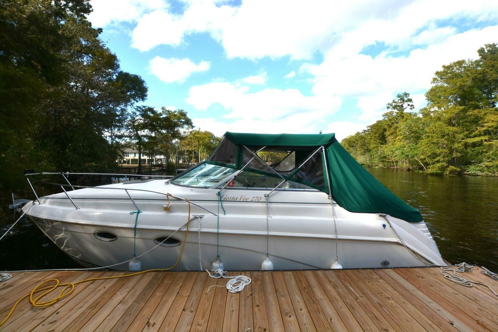 1999 Rinker Fiesta Vee 270 - Image 3