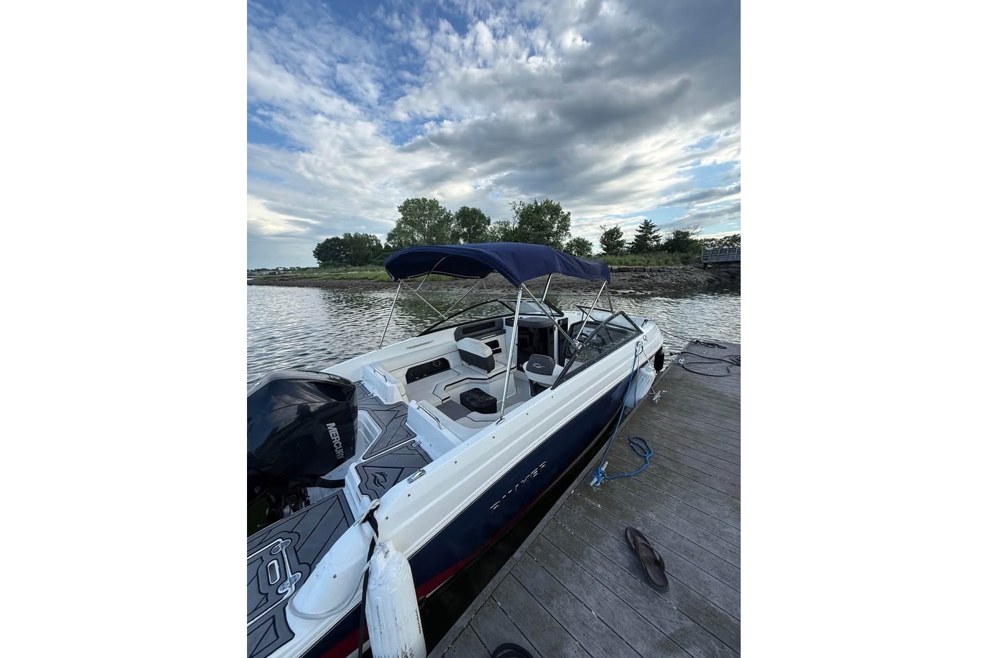 2019 Rinker Q3 OB - Image 5