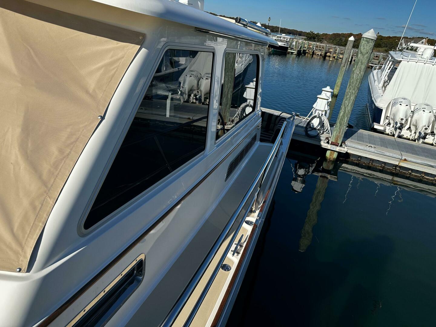 2014 Sabre 42 Salon Express - Image 10