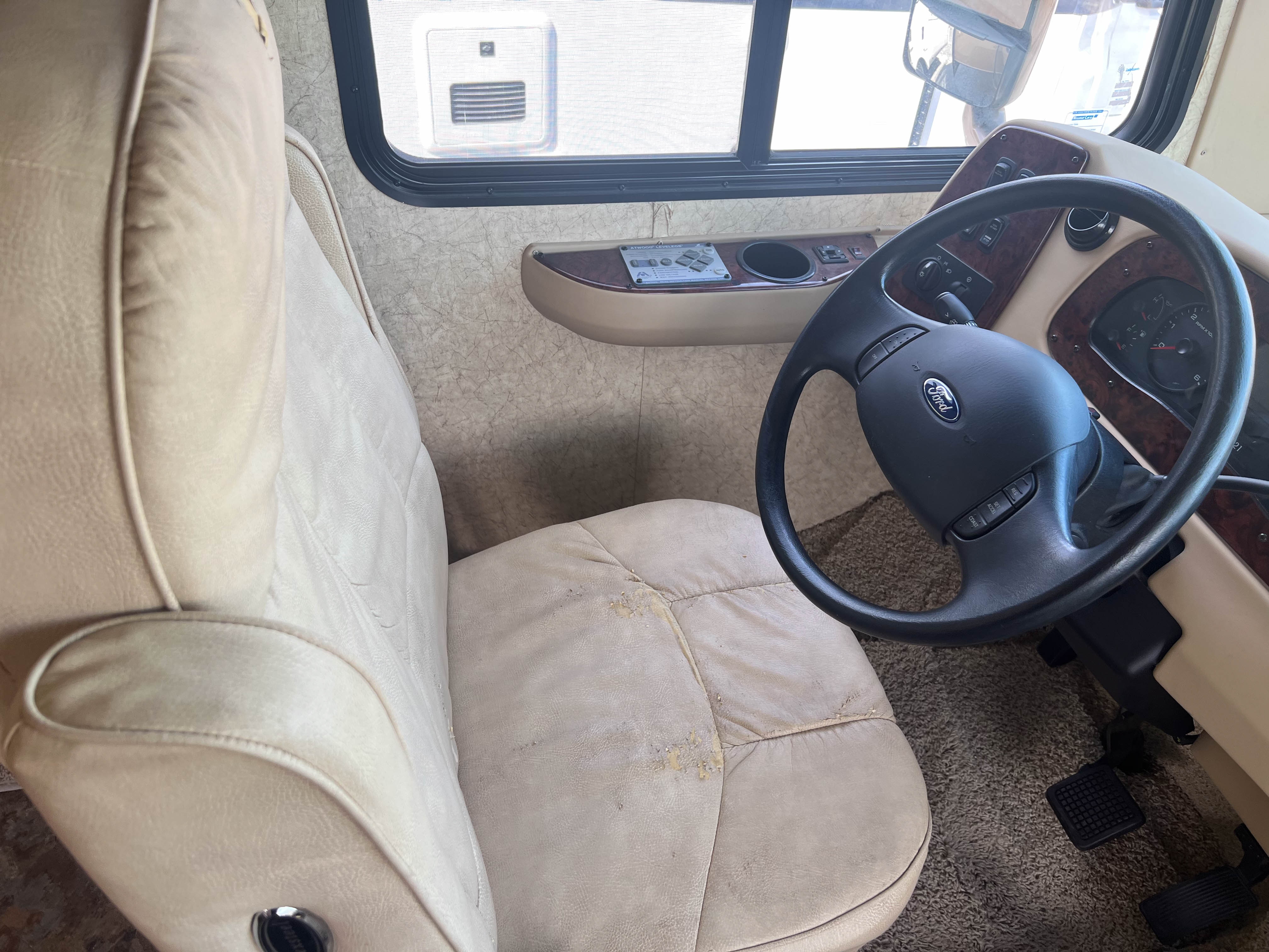 2011 NEWMAR BAYSTAR 3302 - Image 9