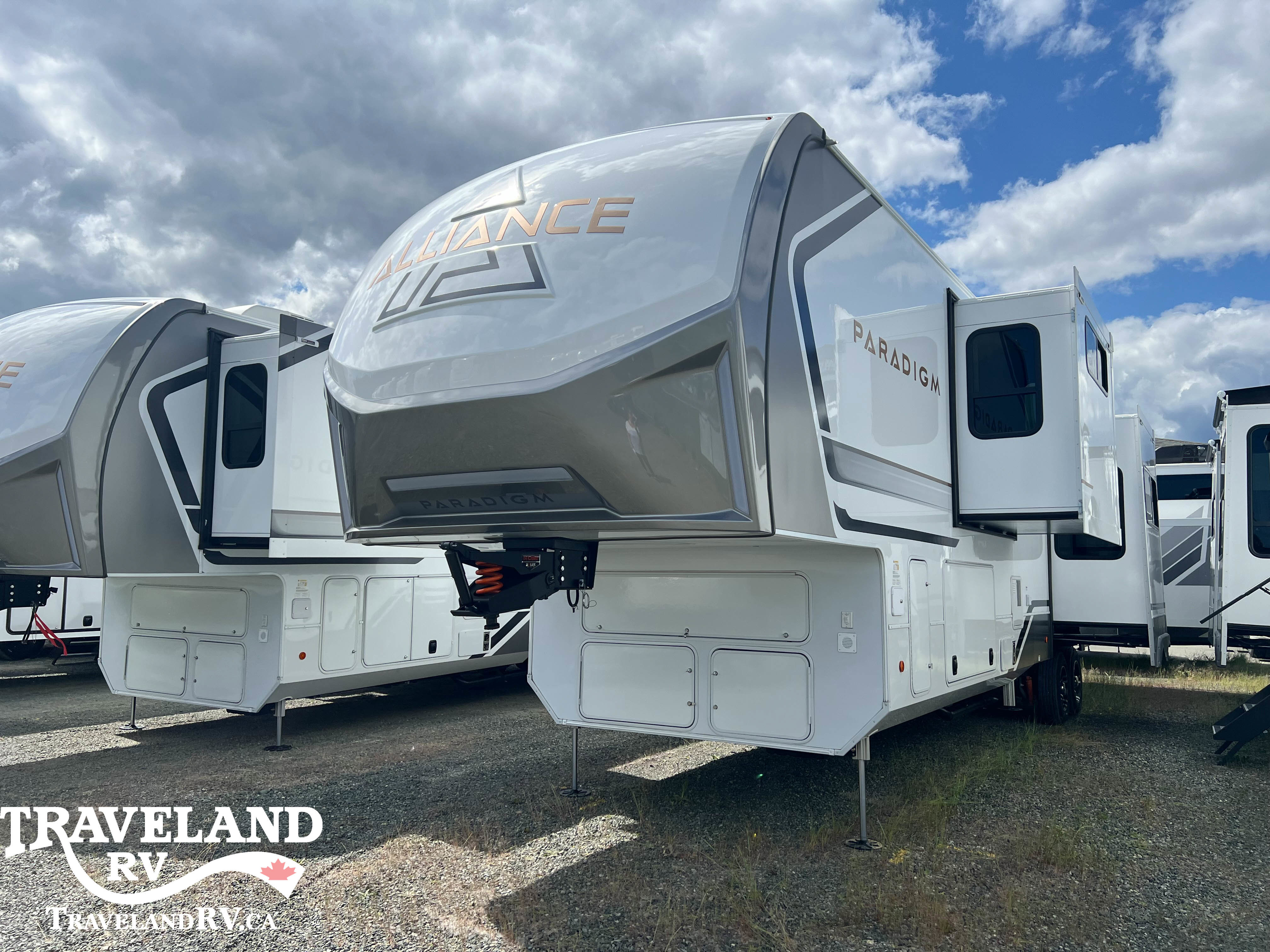2025 Alliance RV Paradigm 382RK - Image 2