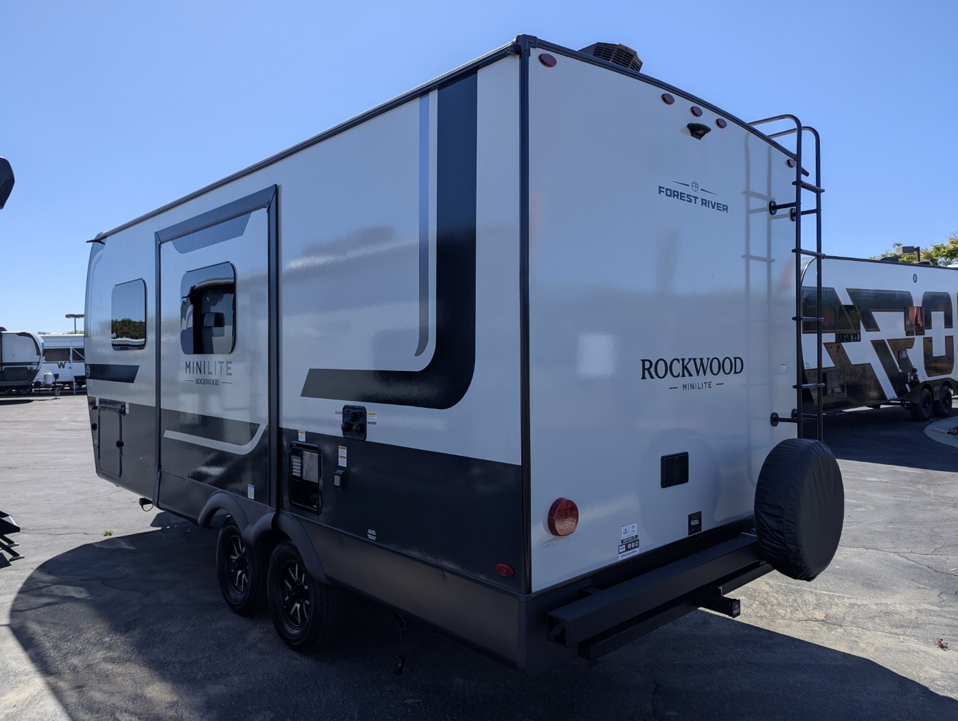 2026 Forest River Rockwood Mini Lite 2205S - Image 4