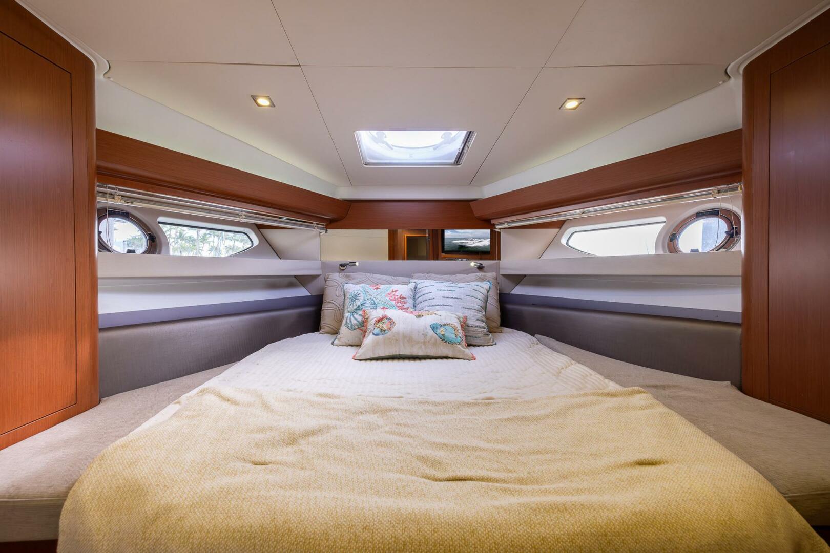 2014 Beneteau Gran Turismo 44 - Image 26