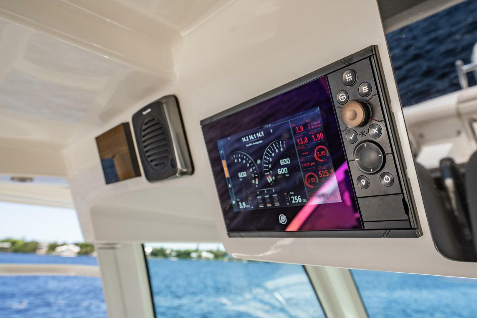 2018 Boston Whaler 380 Outrage - Image 31