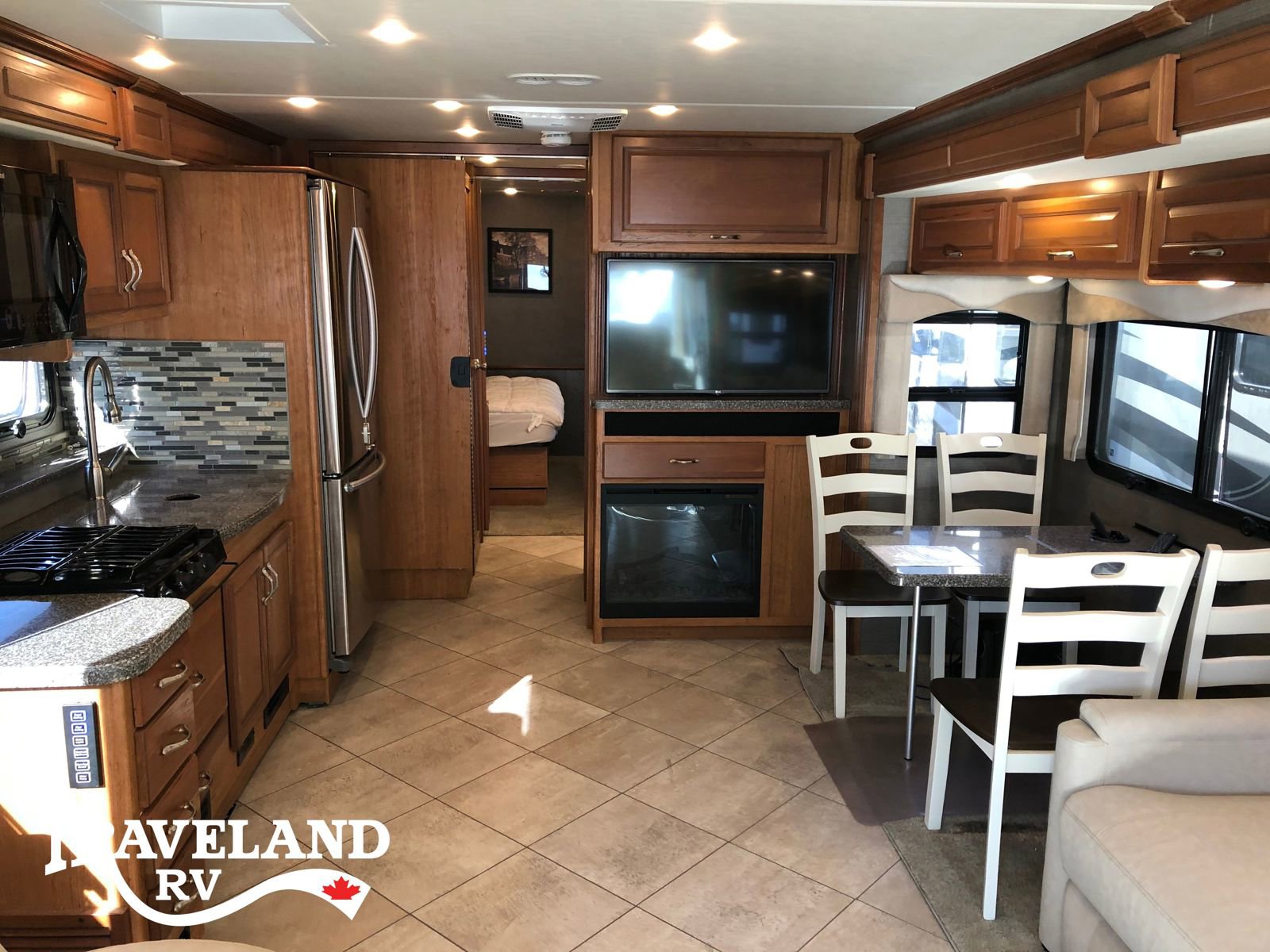 2016 Fleetwood Bounder 34T - Image 8