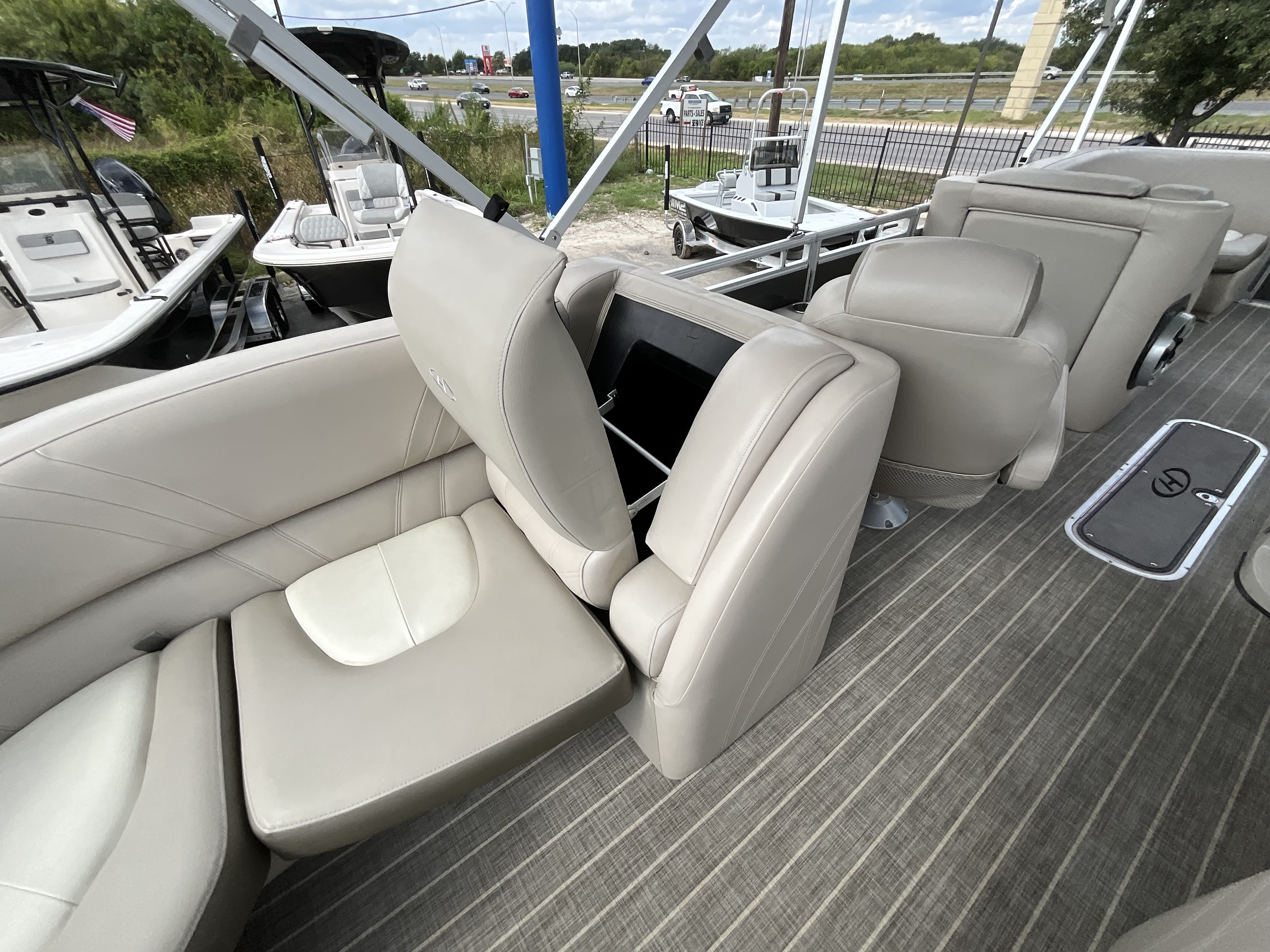 2017 HARRIS 220 SOLSTICE - Image 12