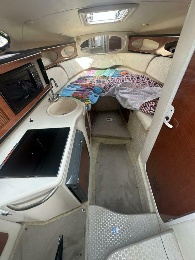 2004 Sea Ray - Image 12
