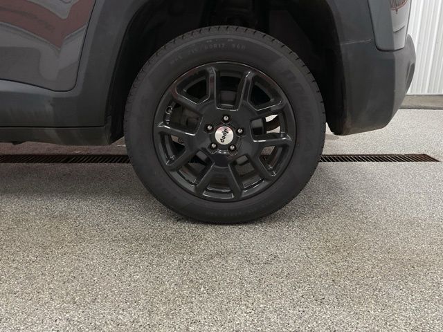 2023 Jeep Renegade Utility 4D Latitude 4WD - Image 9