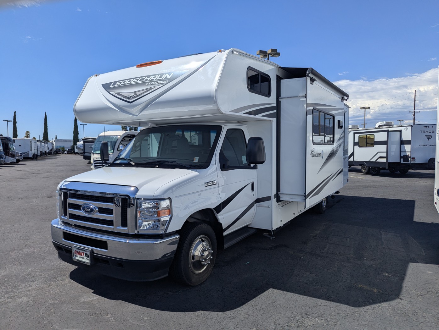 2025 Coachmen Leprechaun 260QB - Ford E-450 - Image 3