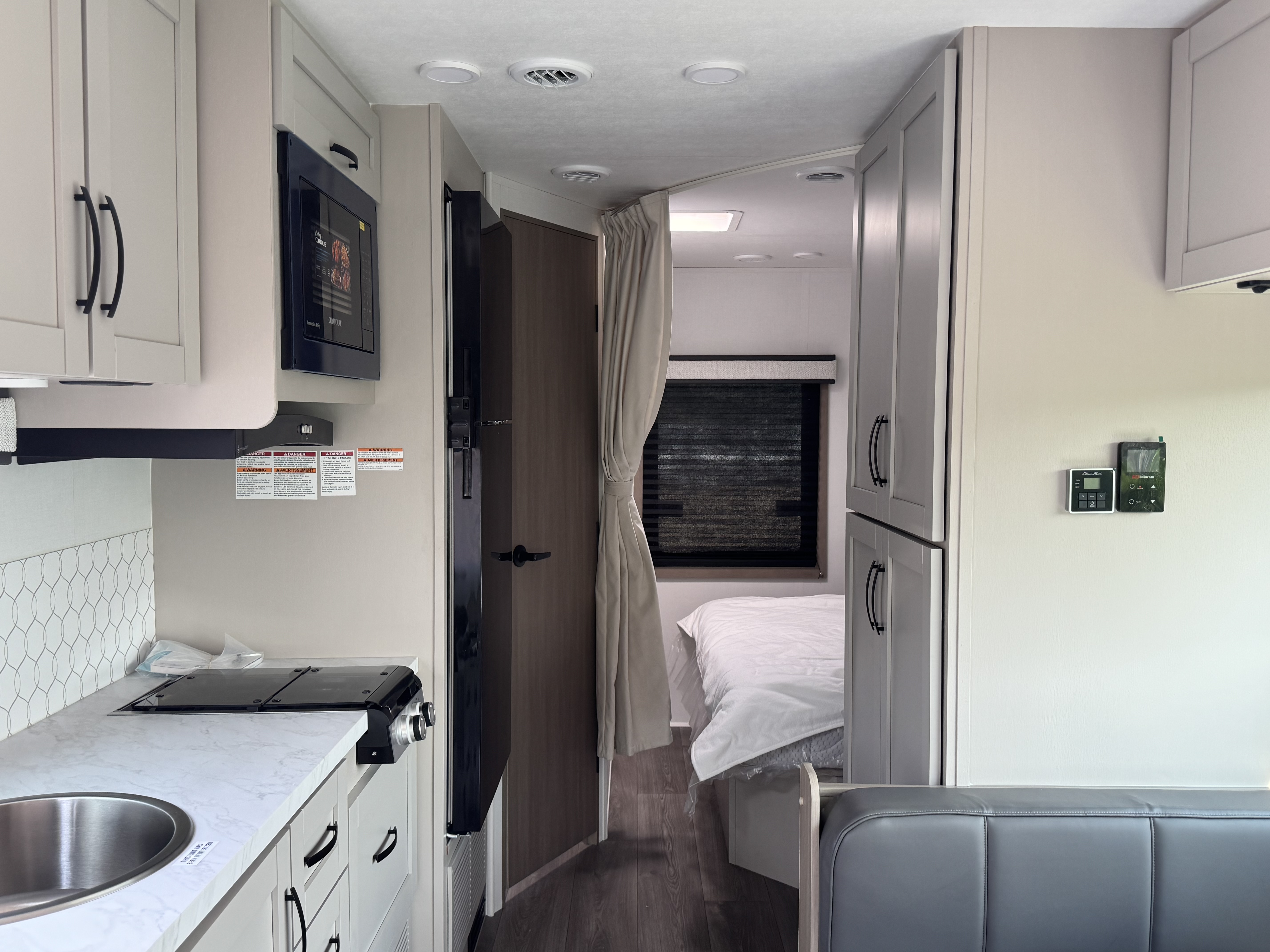 2027 JAYCO REDHAWK SE 22C - Image 12