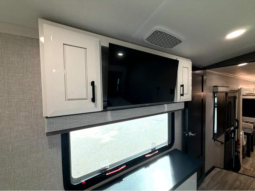 2025 JAYCO PINNACLE 32RLTS - Image 32