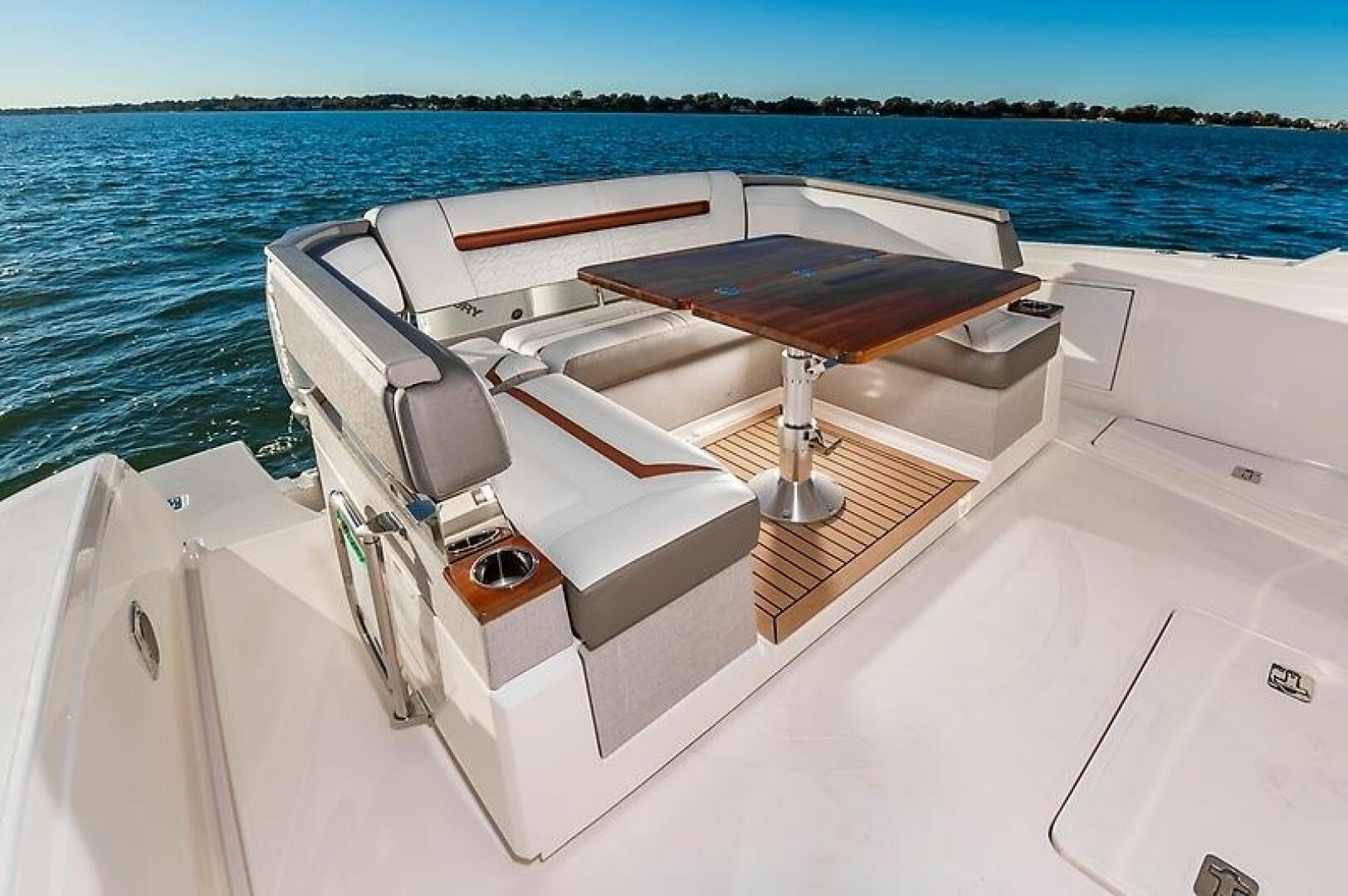 2023 TIARA YACHTS TIARA YACHTS 38 LS Base - Image 20