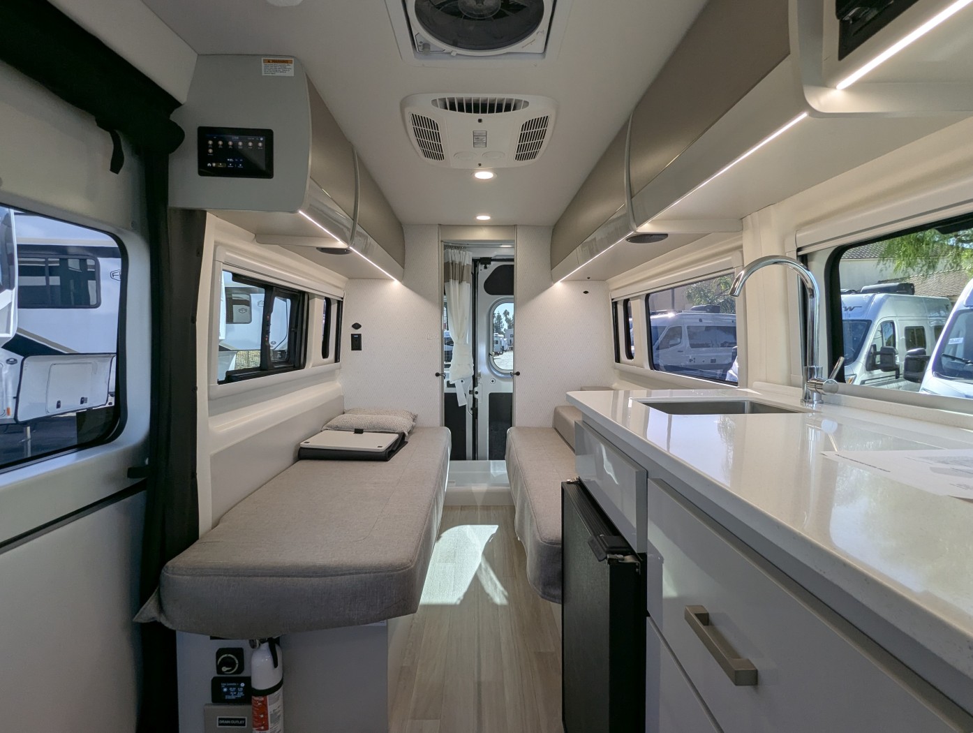 2027 Thor Motor Coach Tellaro 20L - Image 22