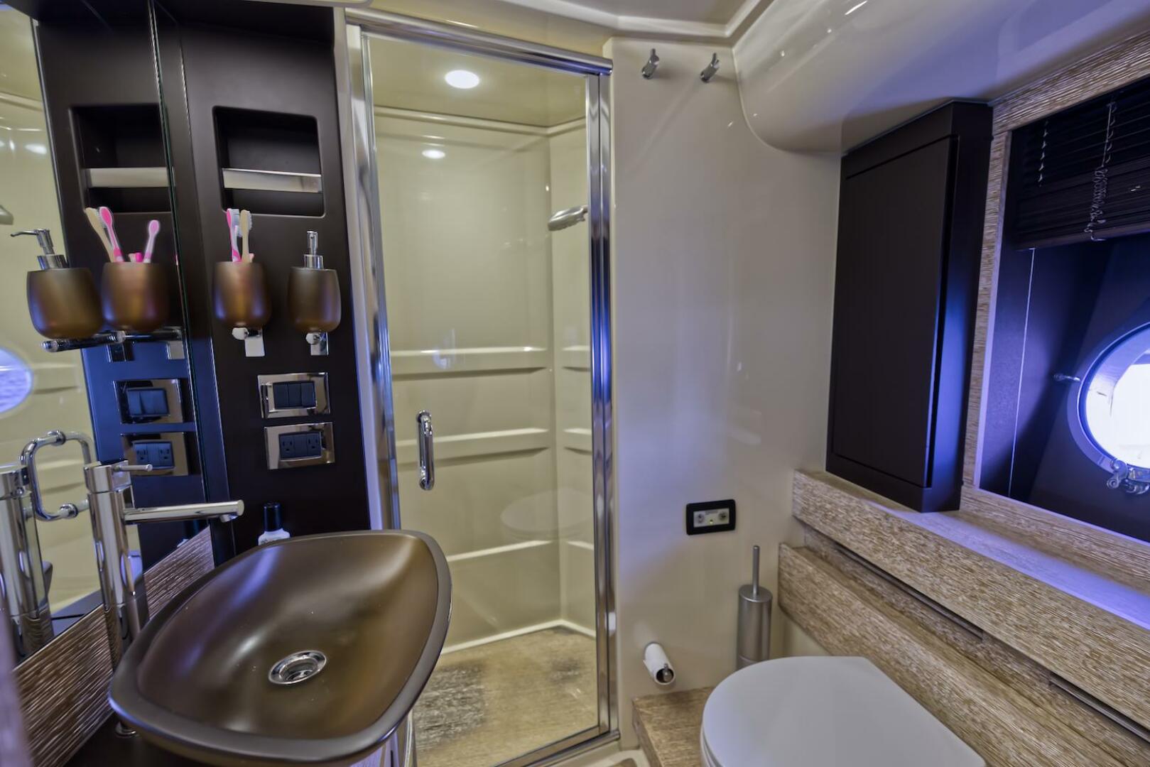 2015 Azimut 64 Flybridge - Image 37