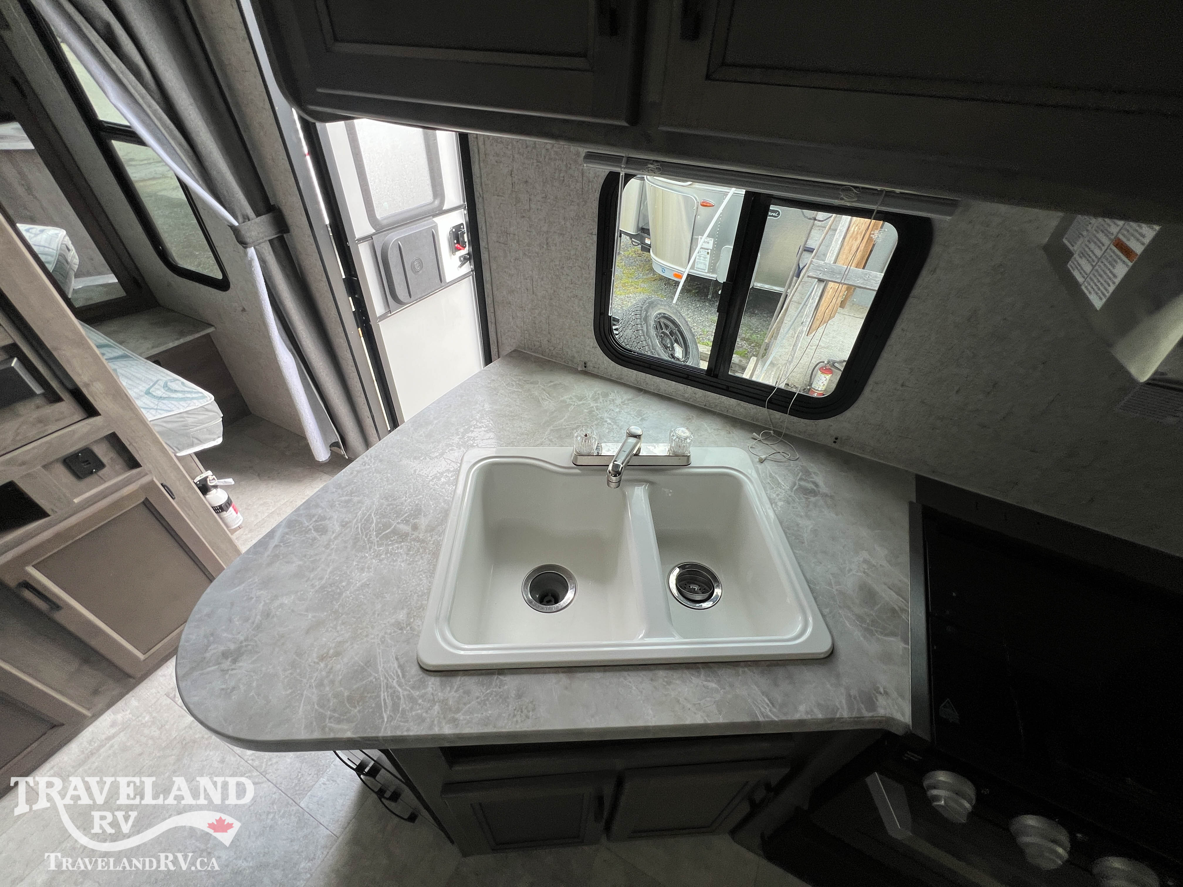 2020 COACHMEN APEX NANO 245BHS - Image 13
