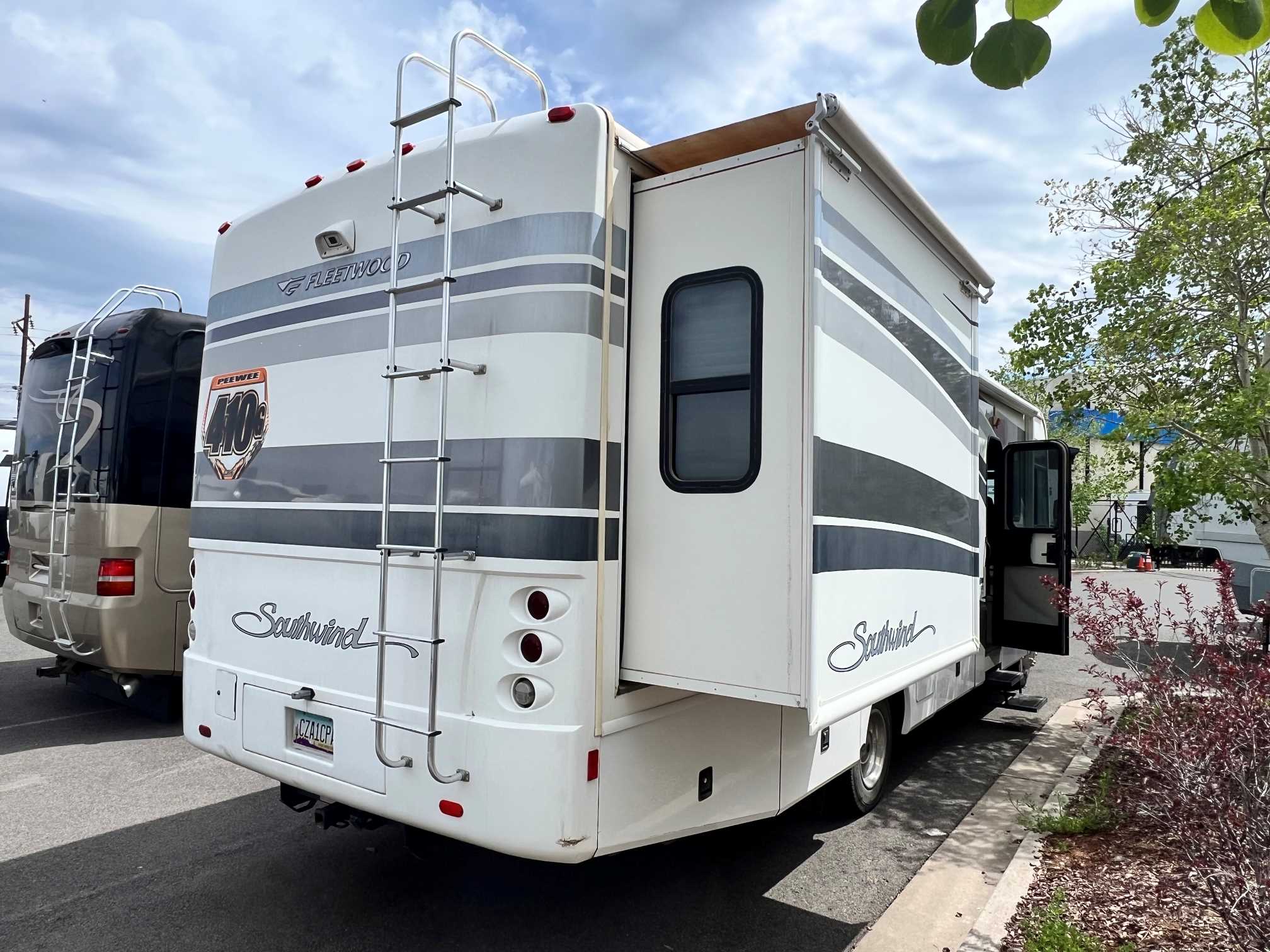 2006 Fleetwood Southwind 32VS - Image 4