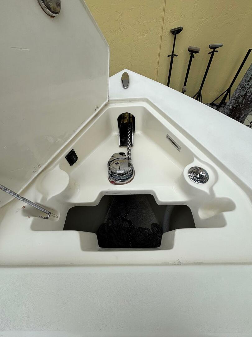 2013 Statement 35 Center Console - Image 18