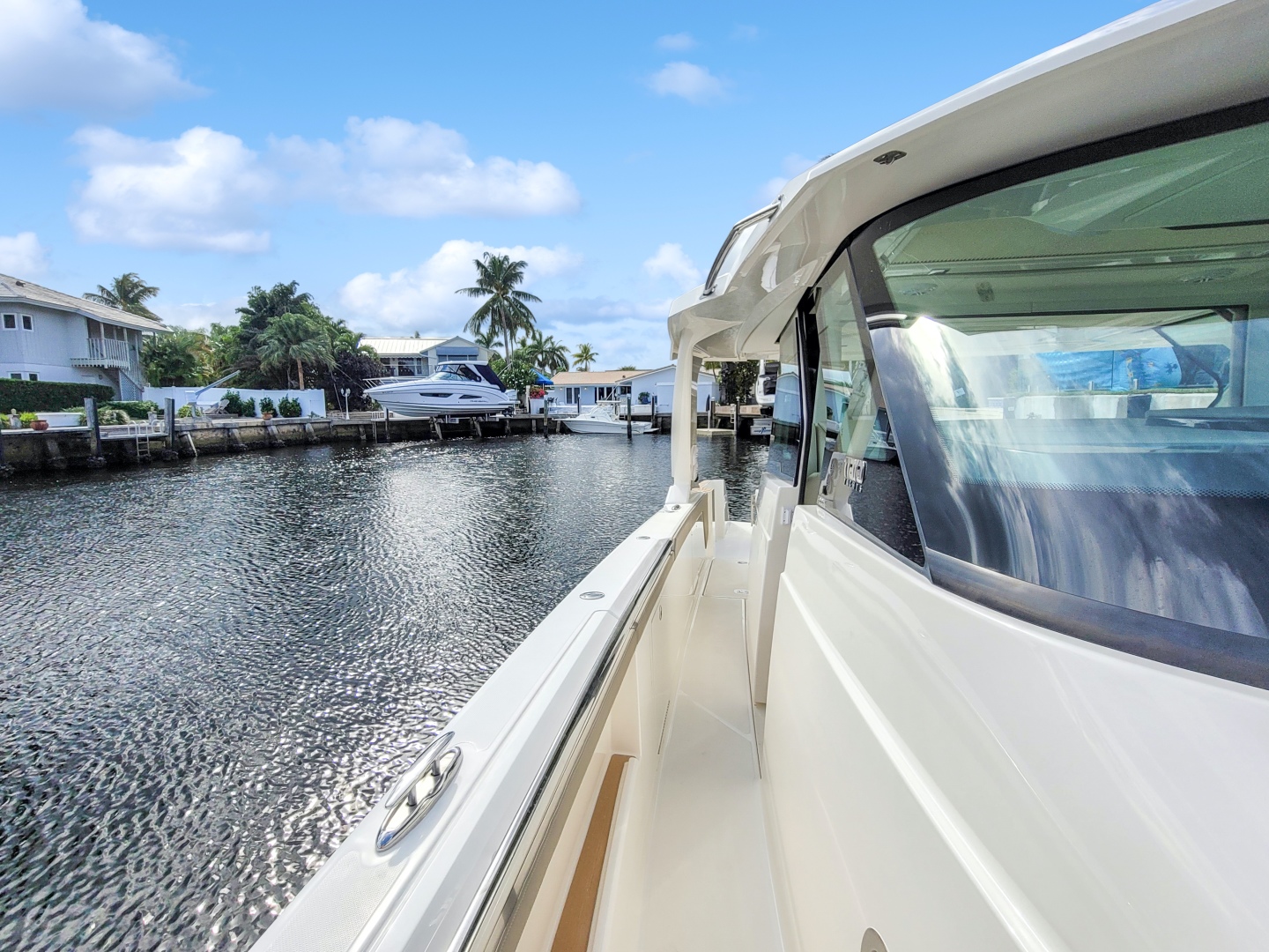 2022 Tiara Yachts - Image 10