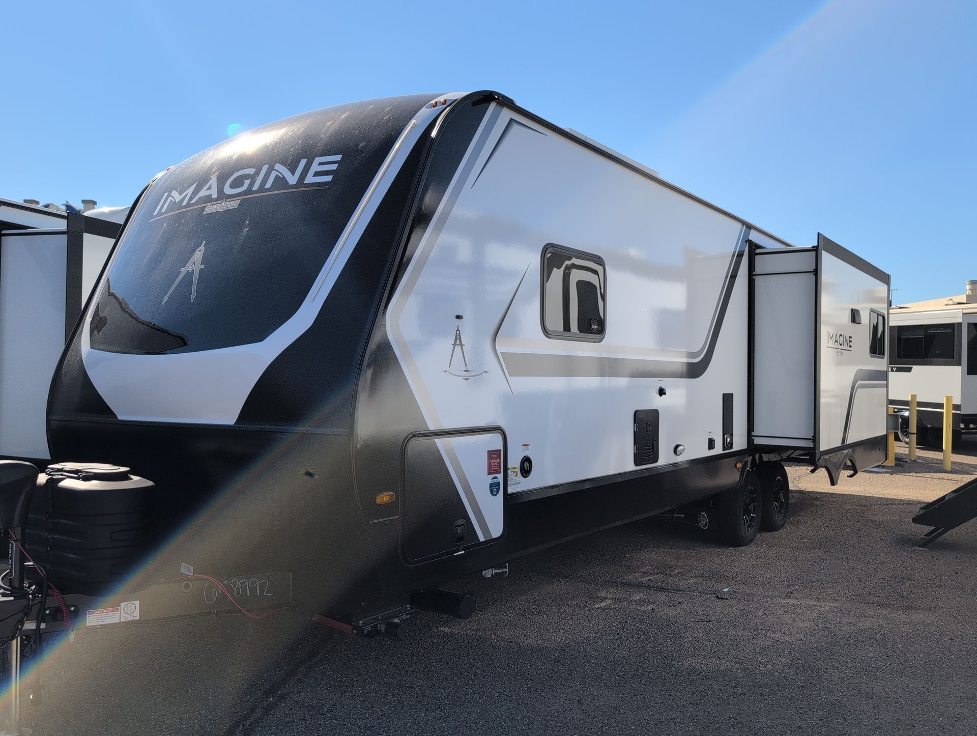 2027 Grand Design Imagine 2970RL - Image 11