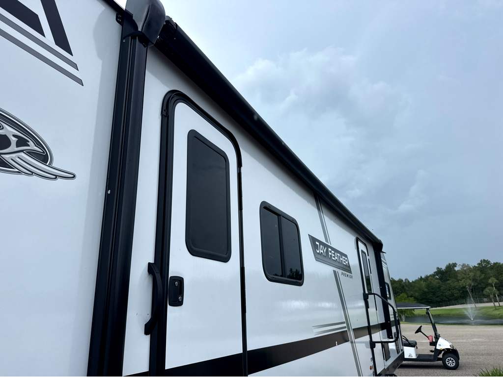 2027 JAYCO JAY FEATHER 26FK - Image 6