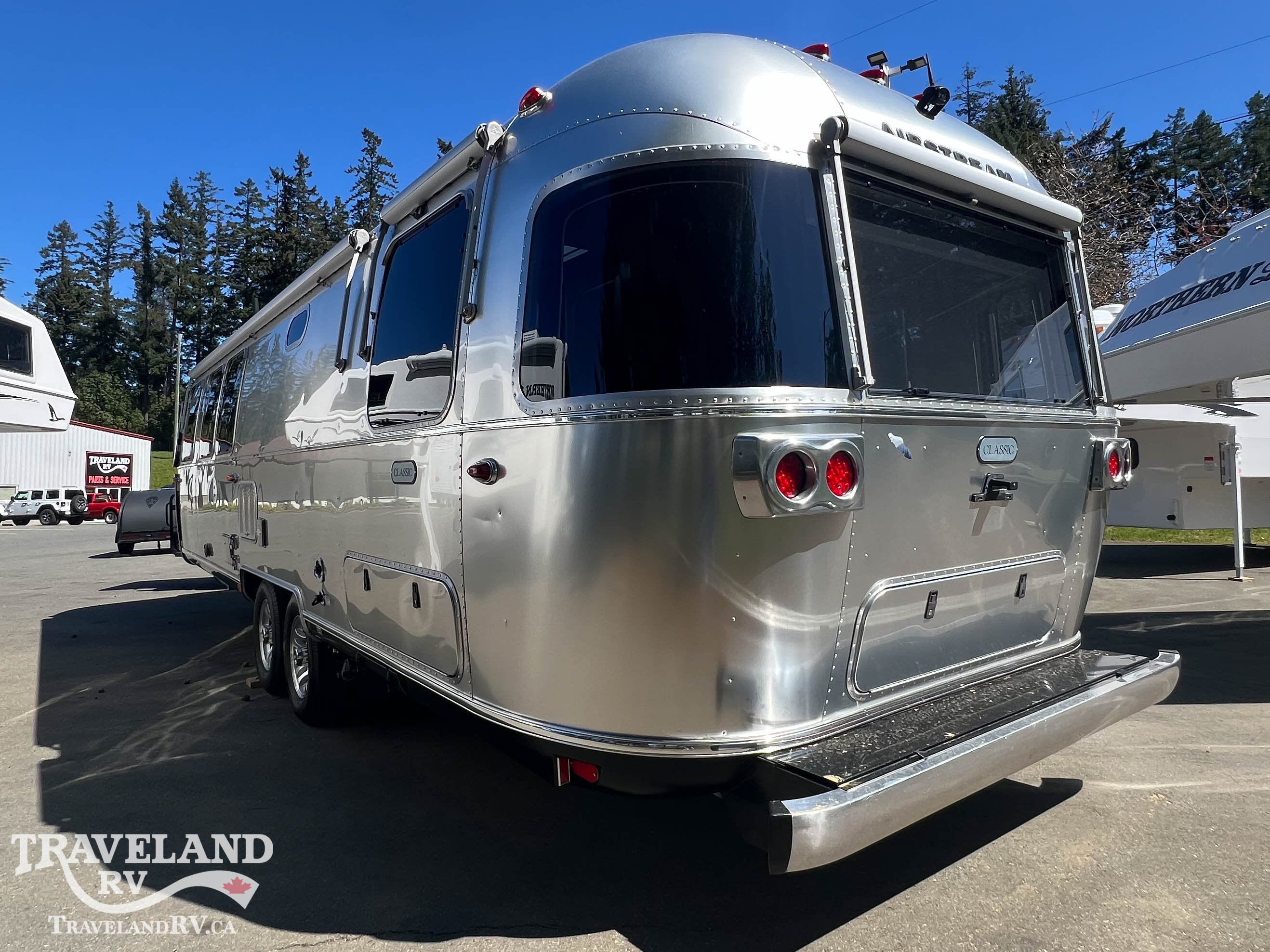 2020 Airstream Classic 30RB Twin - Image 4