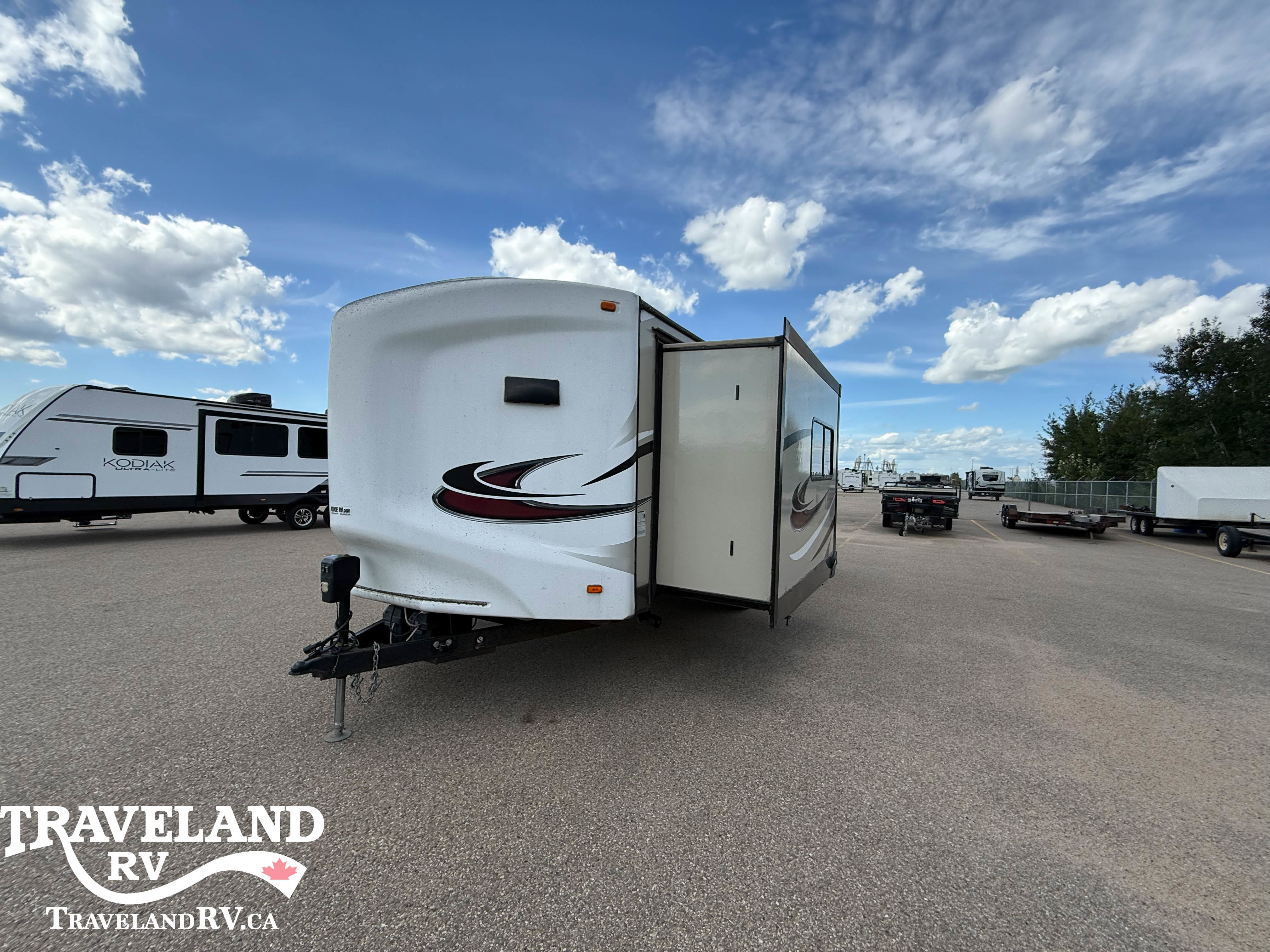 2017 Cruiser RV Radiance Touring R-24VSD - Image 2