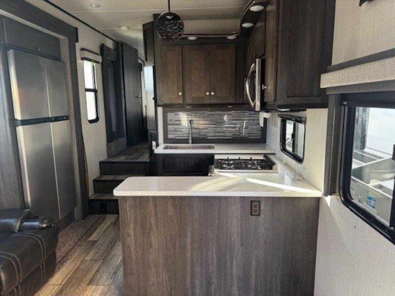 2020 Heartland Road Warrior RW 392 - Image 11