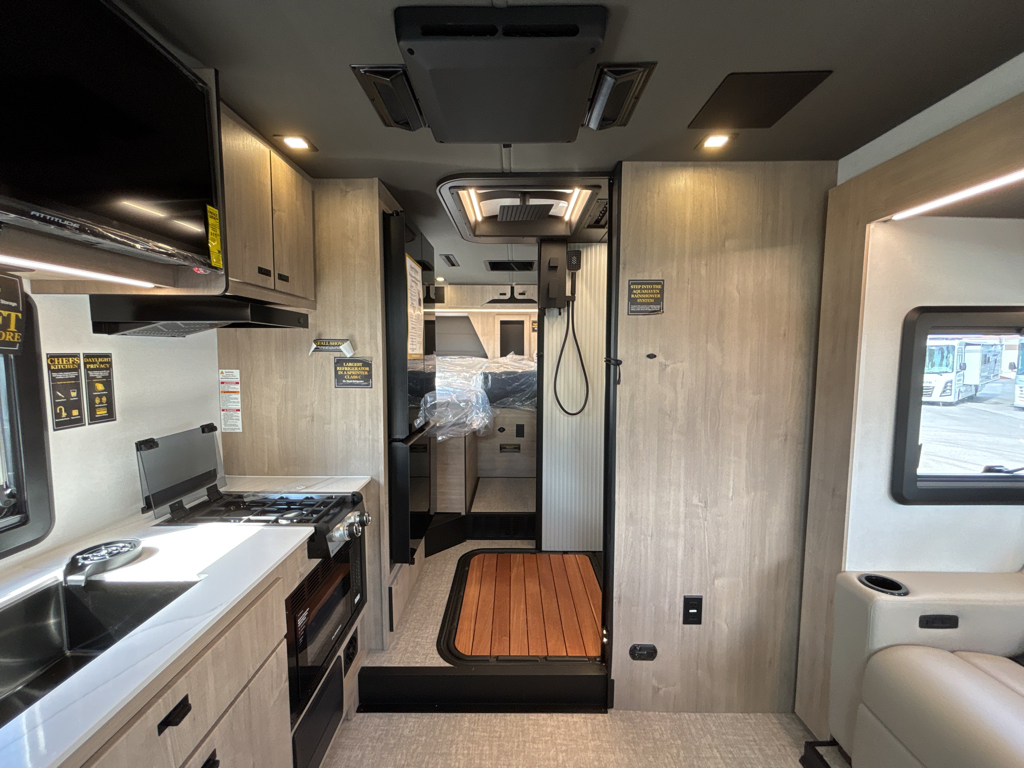 2026 Grand Design Lineage Series M 25TK - Image 10