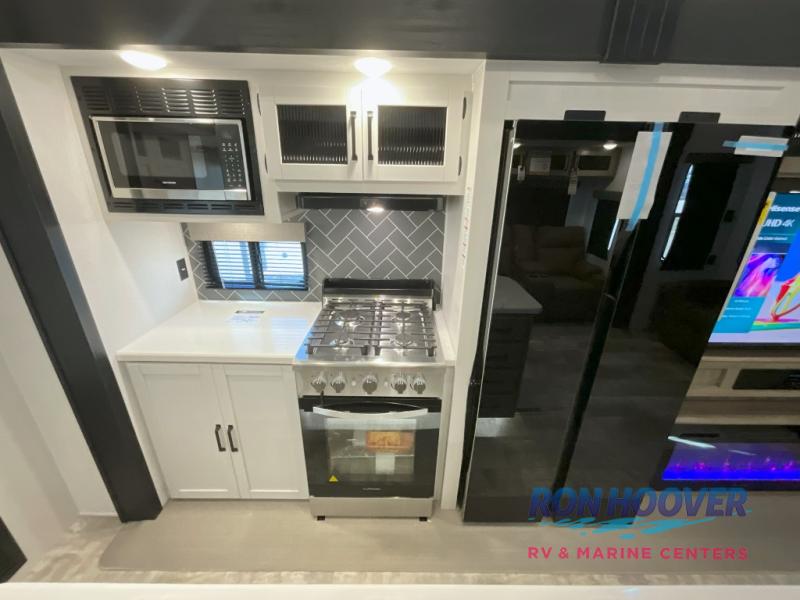 2026 PALOMINO 402LFT - Image 17