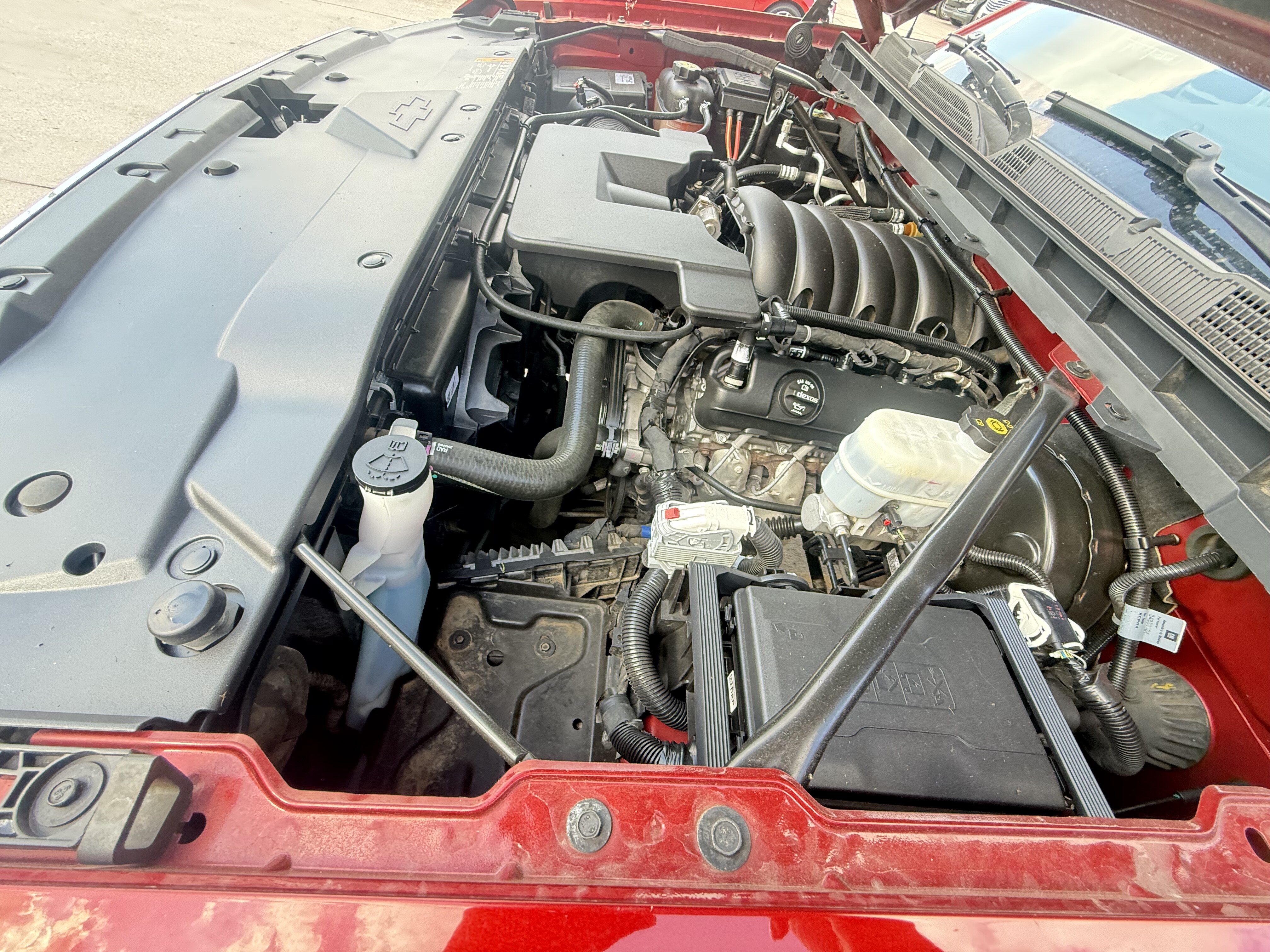 2018 Chevrolet Silverado 1500 Crew Cab LT 4WD - Image 31
