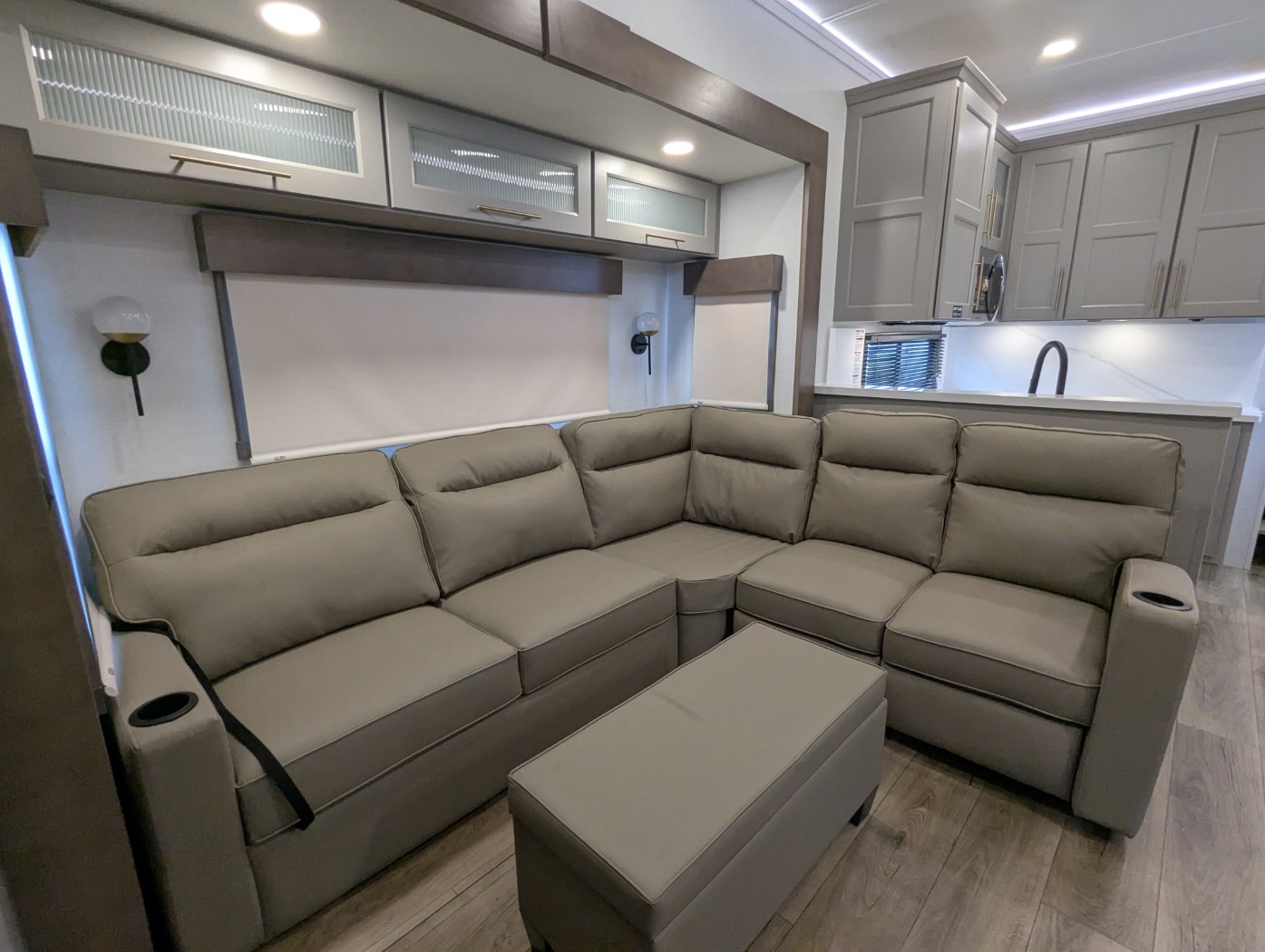 2026 Alliance RV Paradigm 395DS - Image 38