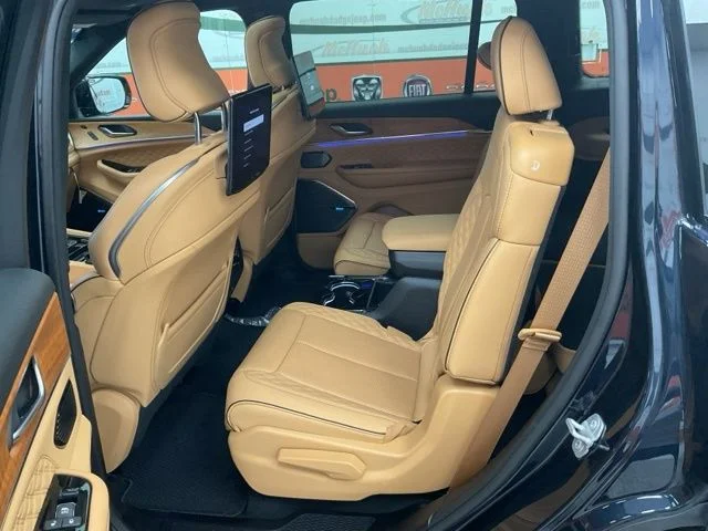 2024 Jeep Grand-Cherokee-L Laredo Altitude 4x4 - Image 22