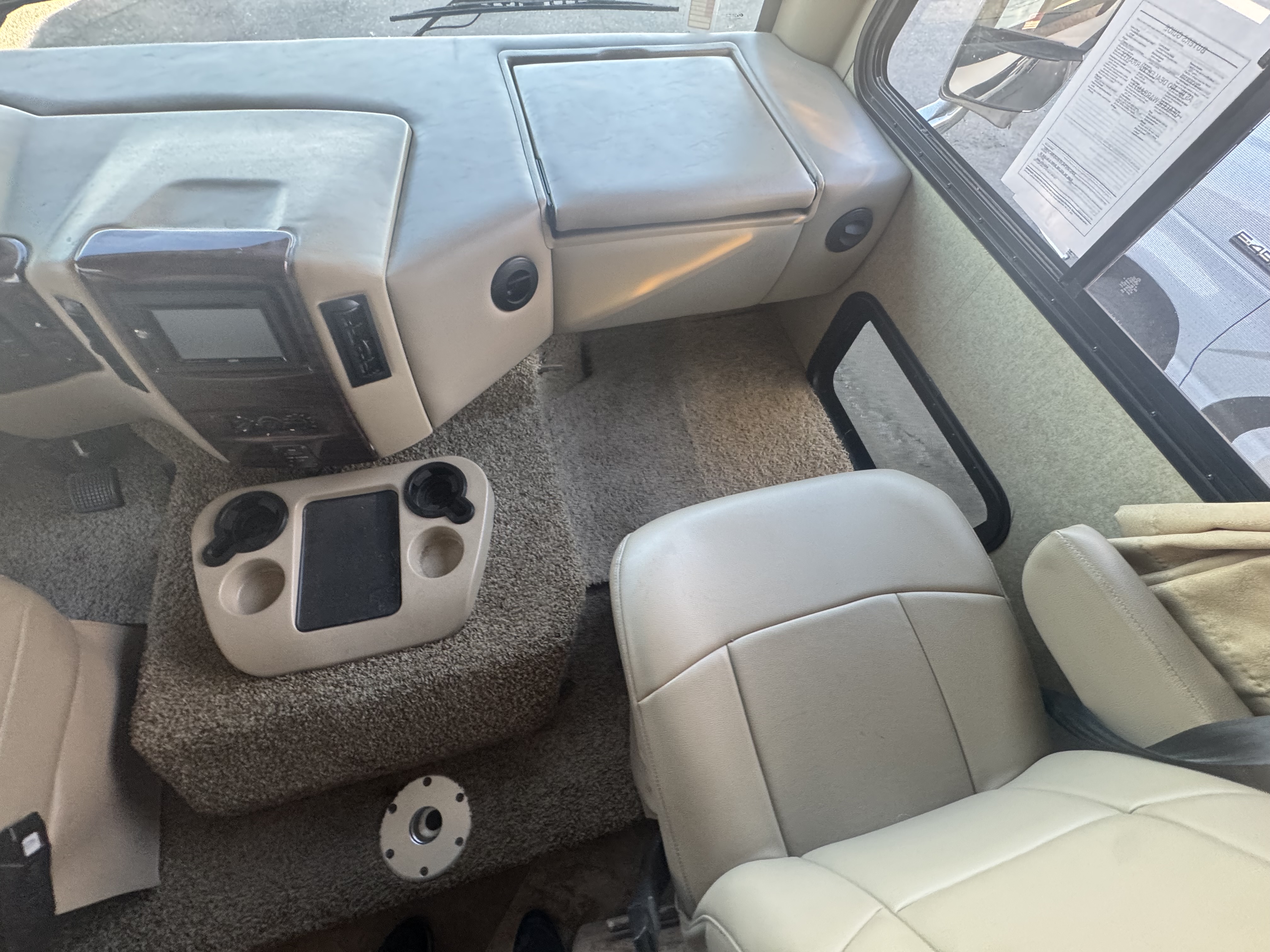 2015 Thor Motor Coach ACE 29.2 - Image 17