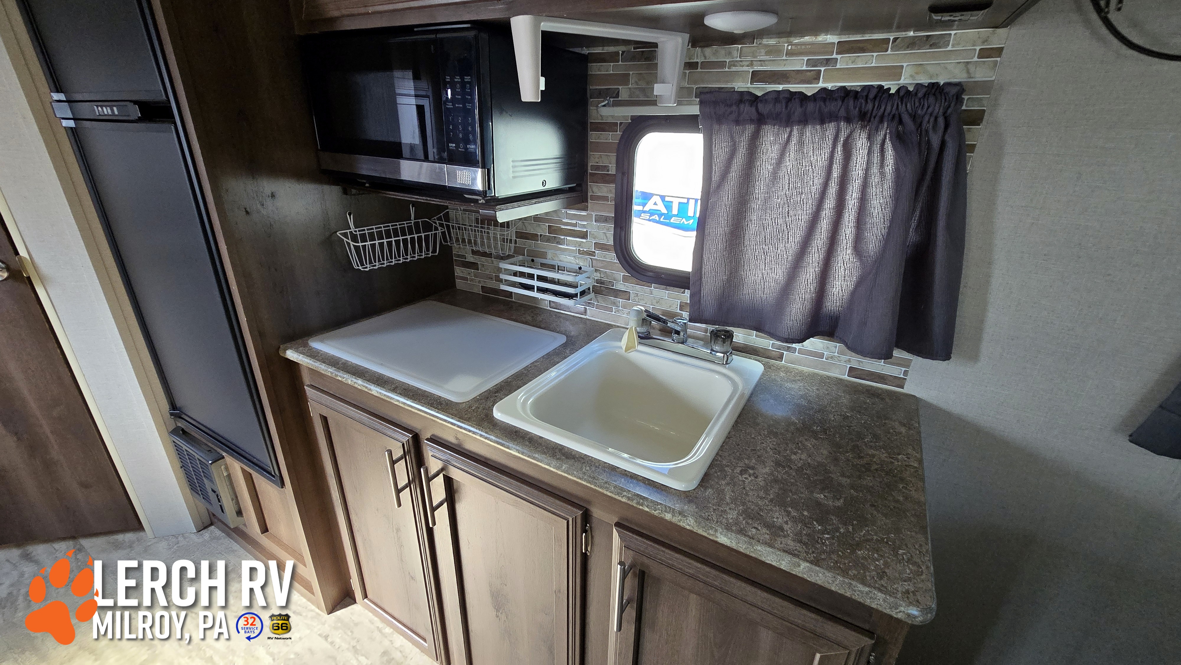 2018 KZ RV Sportsmen Classic 160QB - Image 11