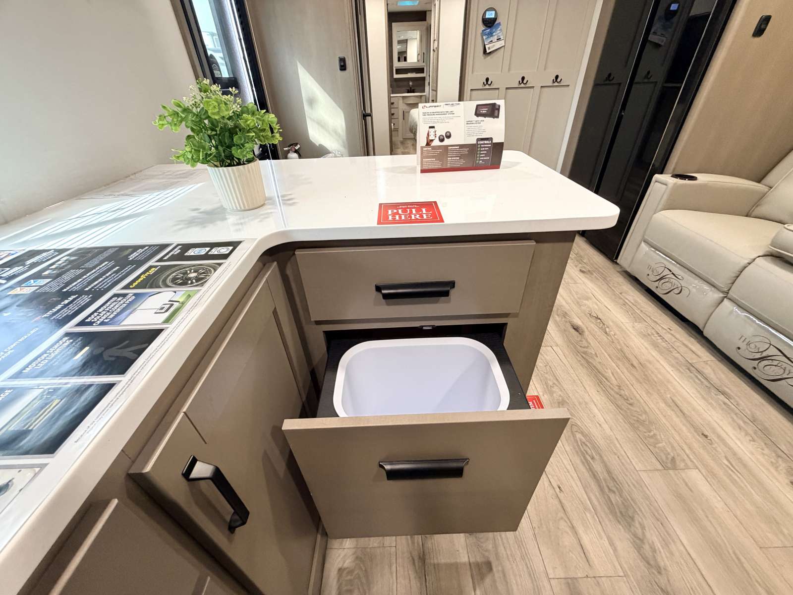 2026 Grand Design Reflection Travel Trailer 322FKTS - Image 14